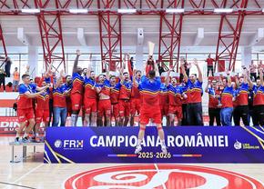 „Liber la bere” » Dinamoviștii au pornit sărbătoarea după al zecelea titlu la rând: „E benefic pentru handbalul românesc”