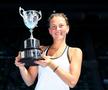 Marta Kostyuk cu trofeul junioarelor de la Australian Open 2017 Foto: Guliver/GettyImages