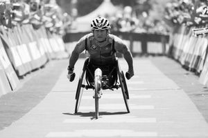 A murit Alex Zanardi, fost pilot în Formula și campion paralimpic