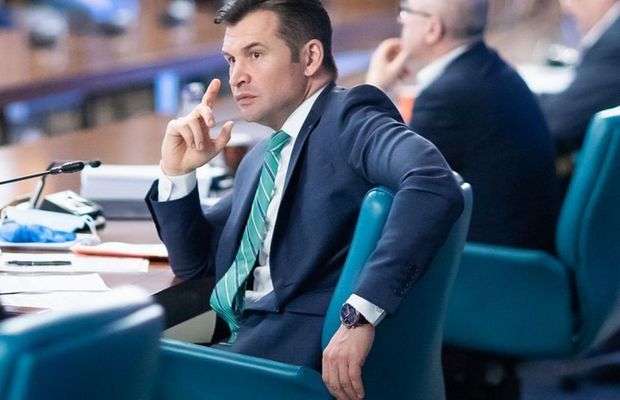 EXCLUSIV Atac dur la adresa lui Ionuț Stroe: „M-am prins și care-i legătura ministrului cu sportul, când i-am văzut ținuta”