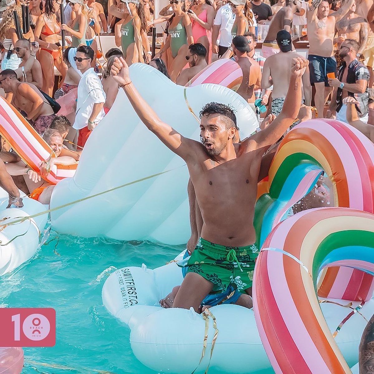 Fratele lui Gary Lineker conduce locul unde starurile fotbalului mondial își fac de cap! Cum l-au surprins pe Grealish