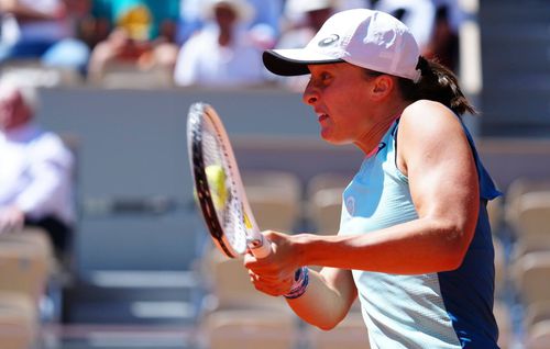 Finala Roland Garros 2022 la fete este Iga Swiatek (21 de ani, locul 1 WTA) - Cori Gauff (18 ani, locul 23 WTA). Meciul e sâmbătă, 4 iunie, de la 16:00. Mai jos, detalii despre semifinalele de azi.