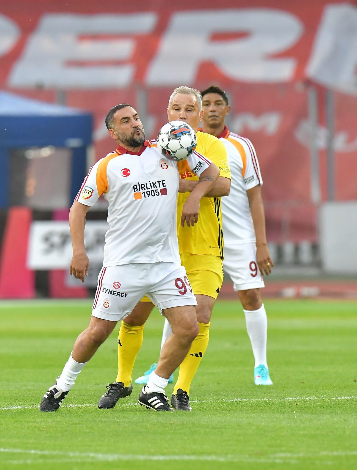 Meciul legendelor, România - Galatasaray