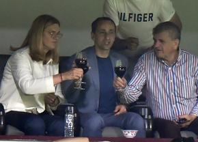 10 lucruri observate la CFR Cluj - FCU Craiova » Un șpriț de vară la oficială, Vasile bodyguardul și rola de izolir