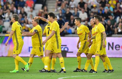 Ne-a fost dor de voi! Hagi, Adi Ilie și Mutu au dat recital » 8 goluri în România All Stars - Galatasaray Legends