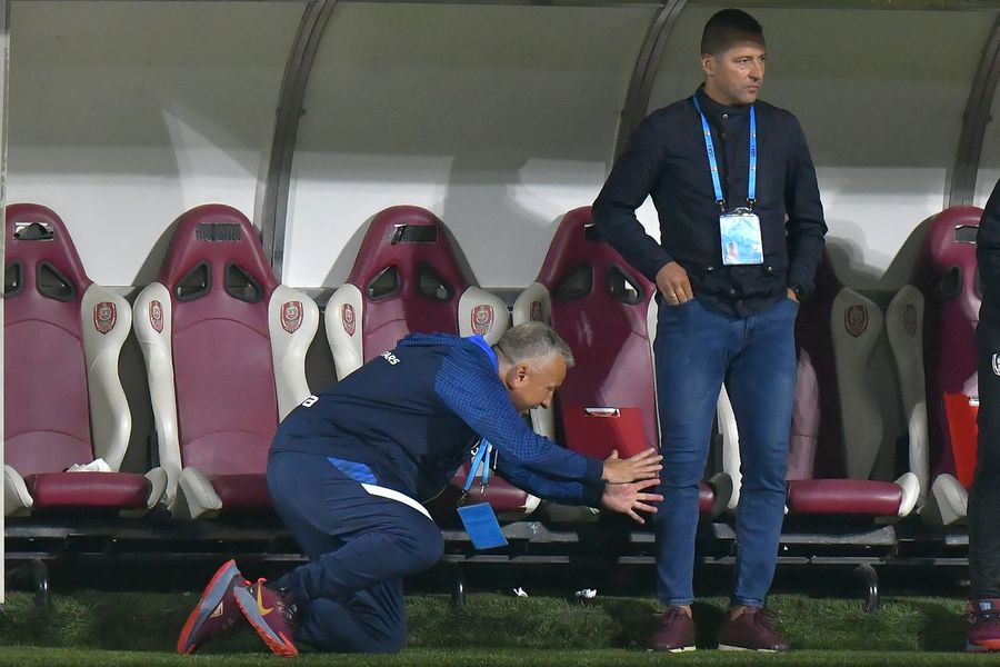 10 lucruri care nu s-au văzut la televizor de la CFR Cluj - FCU Craiova » Un șpriț de vară la oficială, Vasile bodyguardul și rola de bandă izolatoare