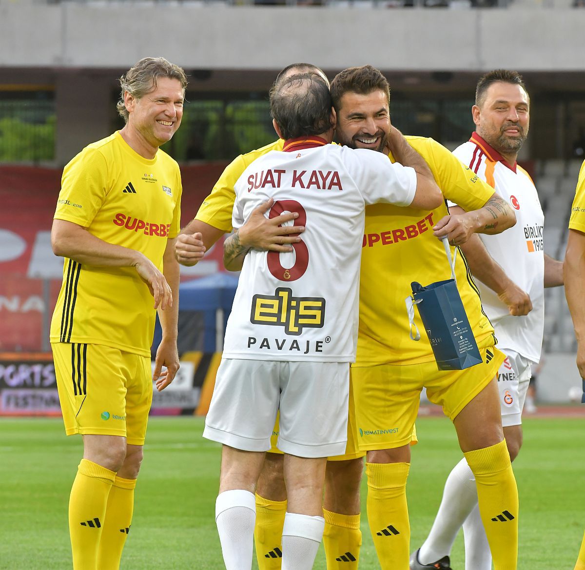 Meciul legendelor, România - Galatasaray