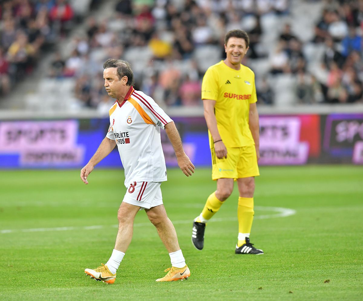 Meciul legendelor, România - Galatasaray