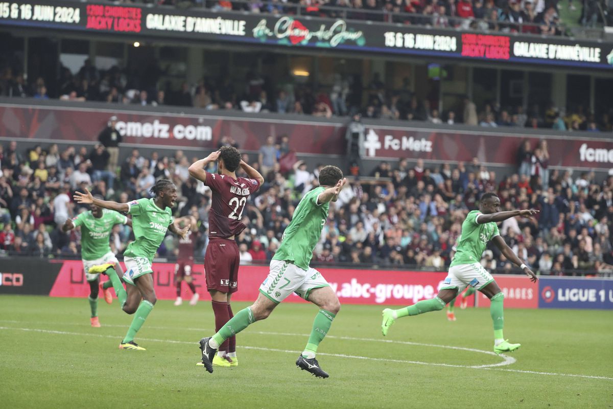 Dramă în prelungiri pentru Boloni! Metz a avut 2-0 cu om în minus: incredibil cât s-a terminat barajul pentru Ligue 1