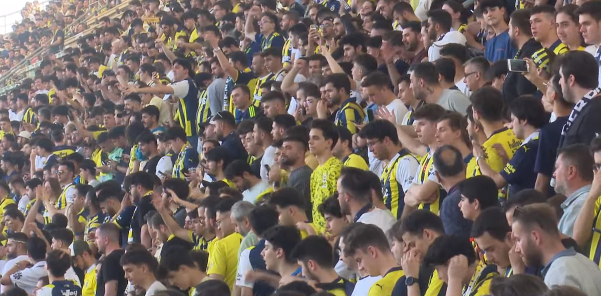 Sosirea și prezentarea lui Mourinho drept noul antrenor al lui Fenerbahce