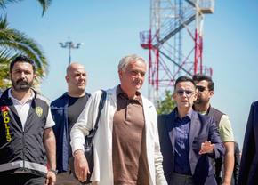 „Cine este cea mai faimoasă persoană din agenda ta?” » Răspunsul lui Mourinho a stârnit hohote de râs în studio