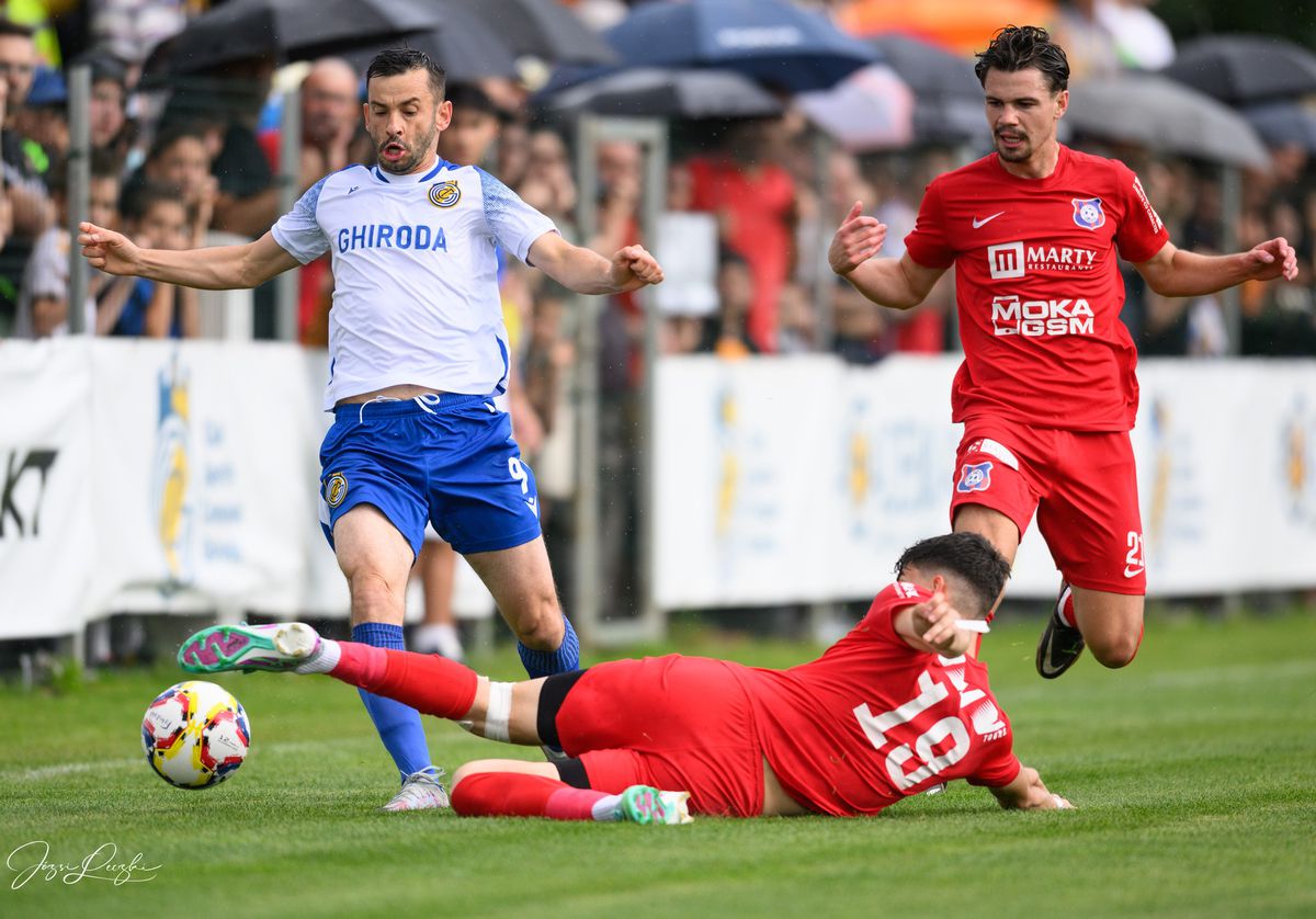 Imagini de la Ghiroda şi Giarmata Vii - FC Bihor Oradea / FOTO: Leczki Józsi