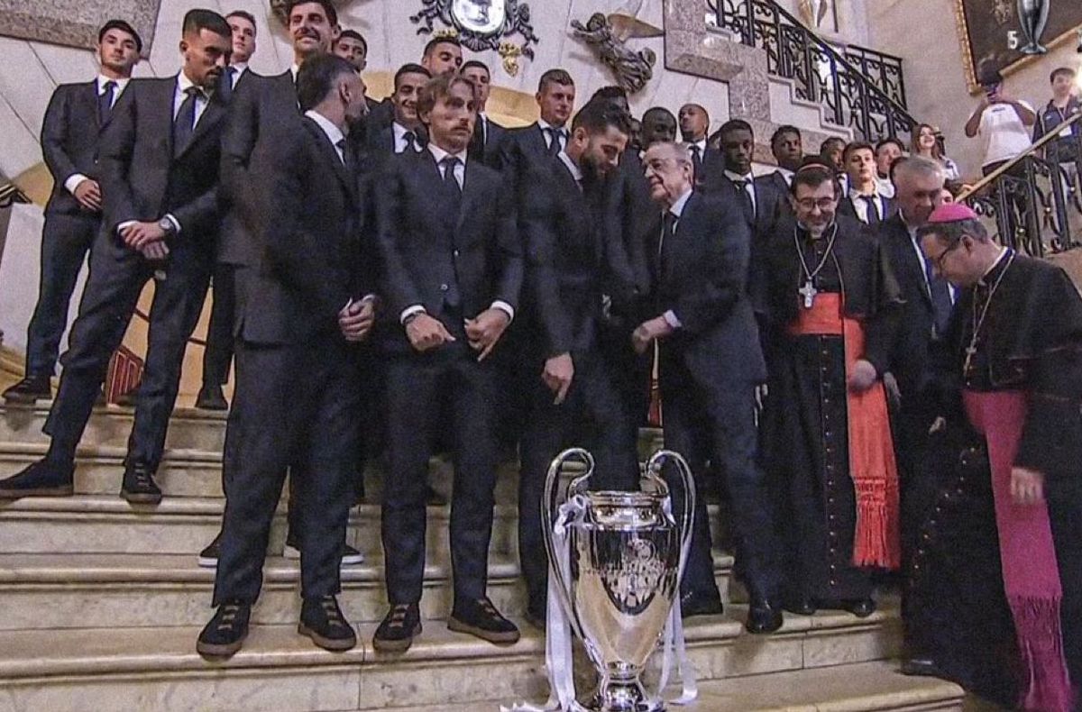 Trofeul Ligii Campionilor a ajuns la Madrid » Zeci de mii de suporteri i-au așteptat pe fotbaliștii lui Real Madrid în piața Cibeles. Vorbele lui Toni Kroos au emoționat până la lacrimi