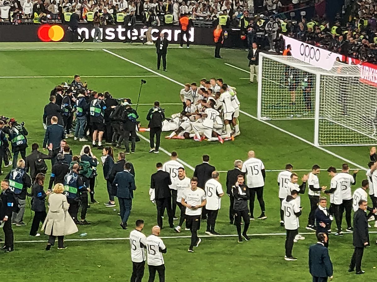 Ce s-a întâmplat pe gazon imediat după finala Ligii Campionilor » Conflictul izbucnit la final, nu s-au putut opune