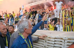 Isterie în Turcia, la prezentarea lui Mourinho la Fenerbahce! » Lusitanul a venit pe mare și a vorbit în fața a 45.000 de oameni: „Voi mă iubiți înainte de victorii”