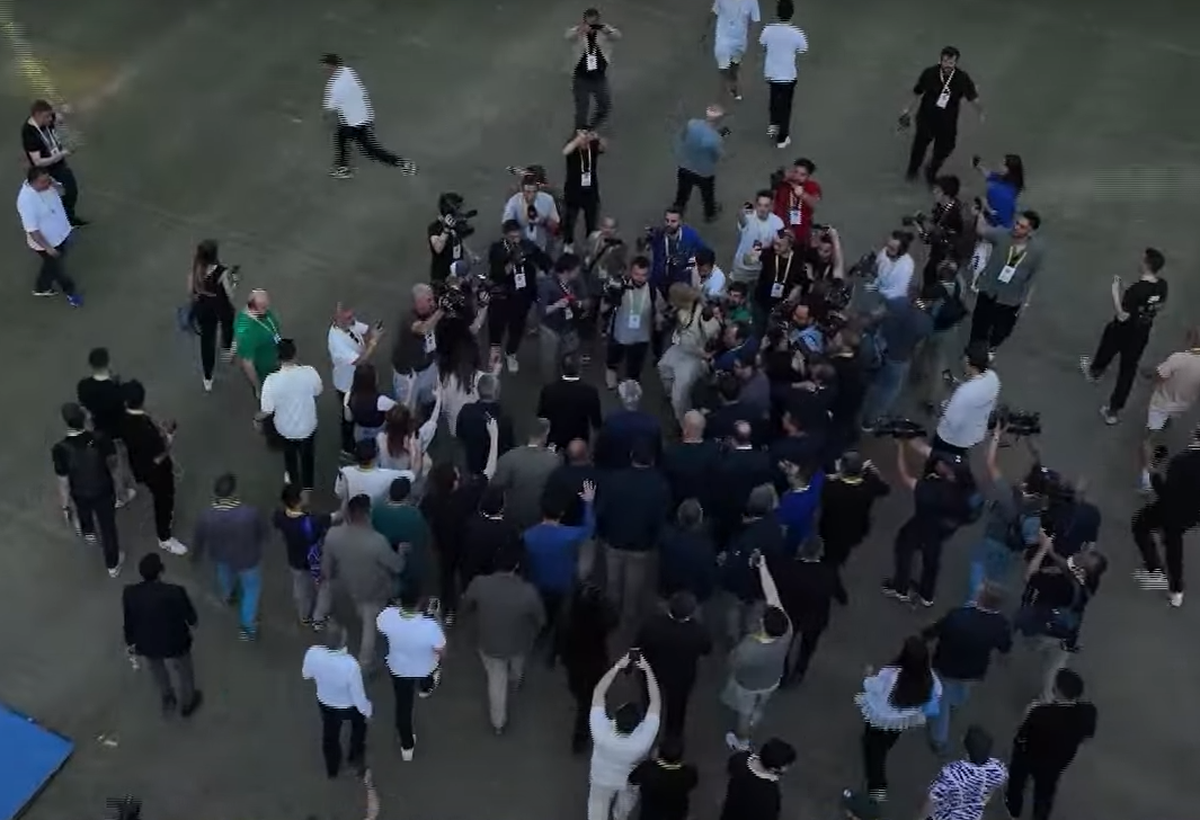 Sosirea și prezentarea lui Mourinho drept noul antrenor al lui Fenerbahce