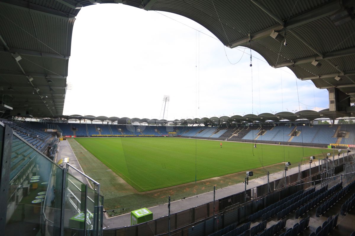 S-a schimbat România, s-a schimbat lumea! Am intrat pe ultimul stadion pe care Dinamo a câștigat „afară" în grupele cupelor europene » Incredibil cum arată peluza!