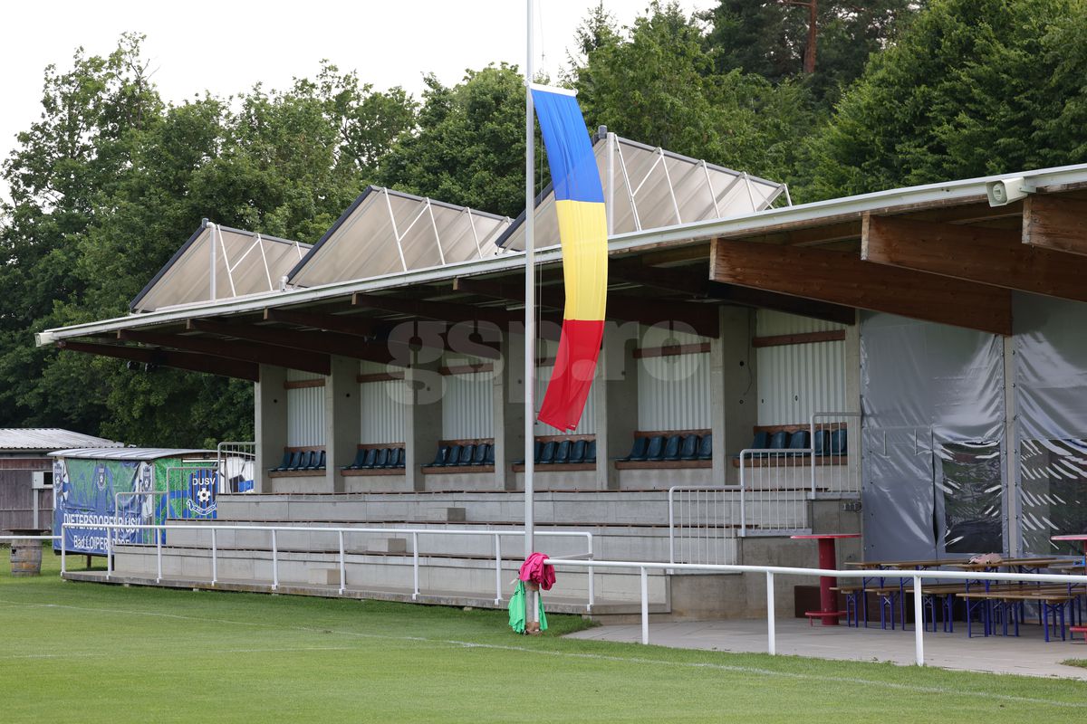 Dialogul zilei în cantonamentul naționalei U21 » Schimb savuros de replici Pancu - Ianis Stoica: „Tu ești tare în gură”