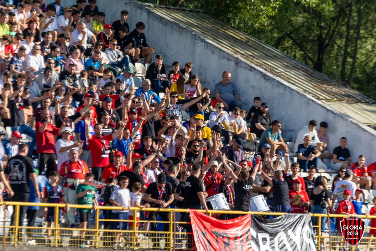 Peste 10.000 de spectatori în tribune la Gloria Bistrița - Râmnicu Vâlcea