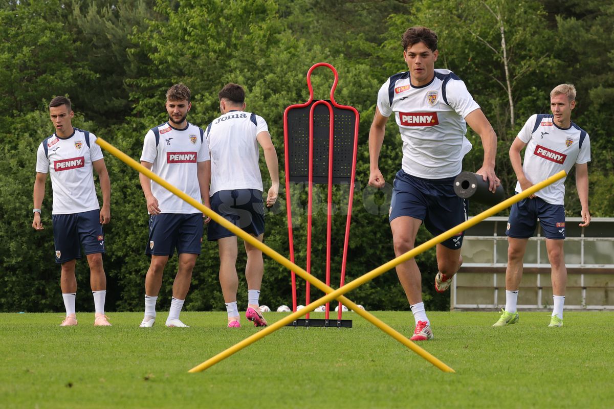 Dialogul zilei în cantonamentul naționalei U21 » Schimb savuros de replici Pancu - Ianis Stoica: „Tu ești tare în gură”