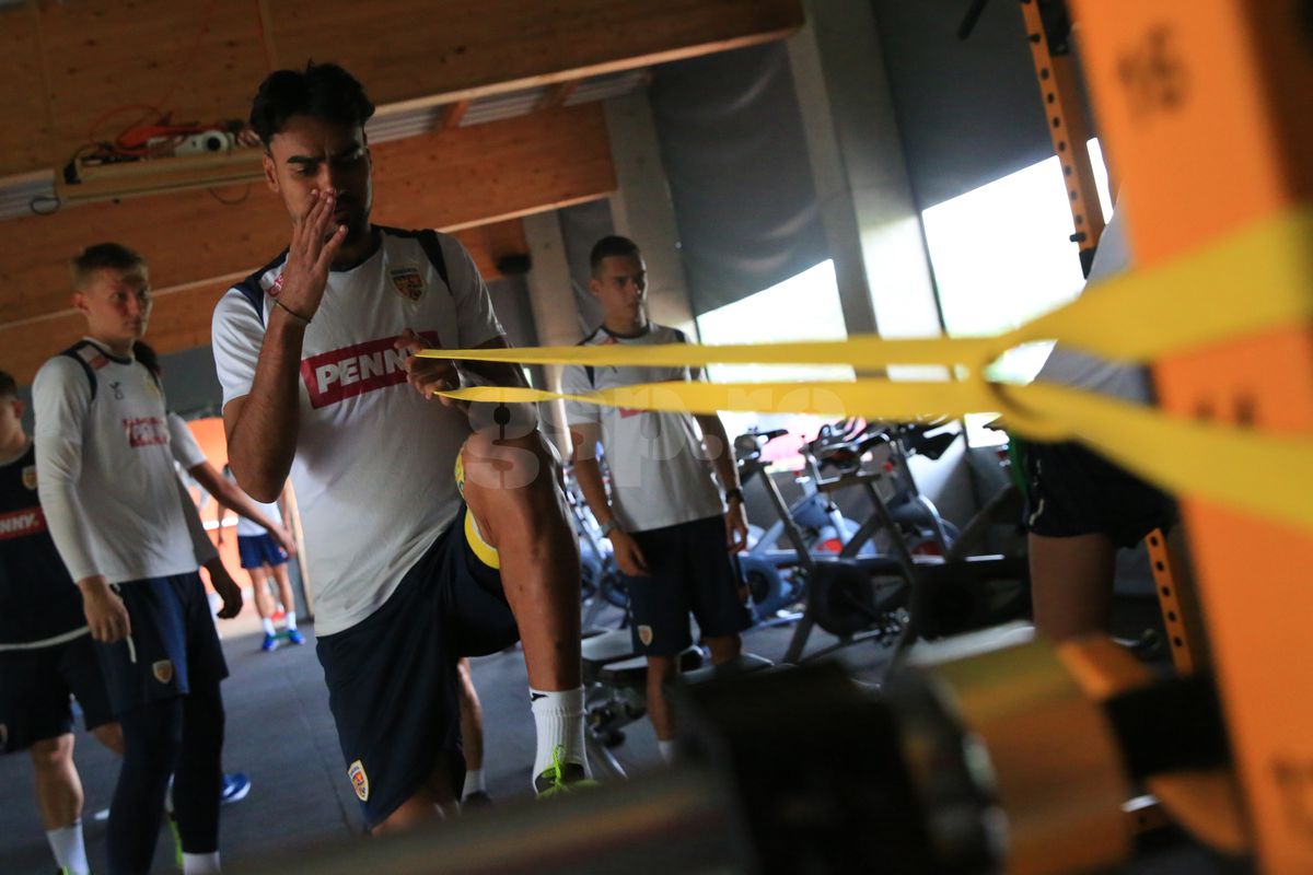 Soțul Teodorei Meluță, „inamicul” nr. 1 în cantonament » Ce regim zilnic trebuie să îndure fotbaliștii lui Daniel Pancu înainte de Campionatul European