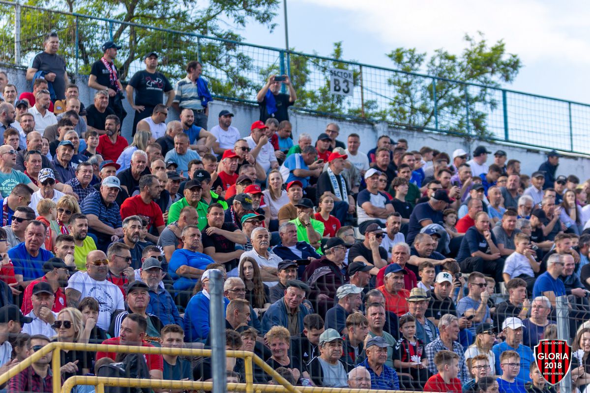 Peste 10.000 de spectatori în tribune la Gloria Bistrița - Râmnicu Vâlcea