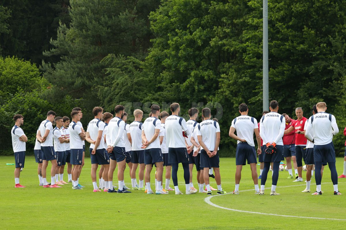 Dialogul zilei în cantonamentul naționalei U21 » Schimb savuros de replici Pancu - Ianis Stoica: „Tu ești tare în gură”