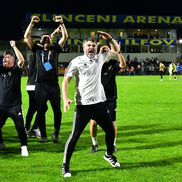 Imagini de colecție cu Adrian Mihalcea după ce a salvat-o pe Unirea Slobozia de la retrogradare. FOTO: Cristi Preda