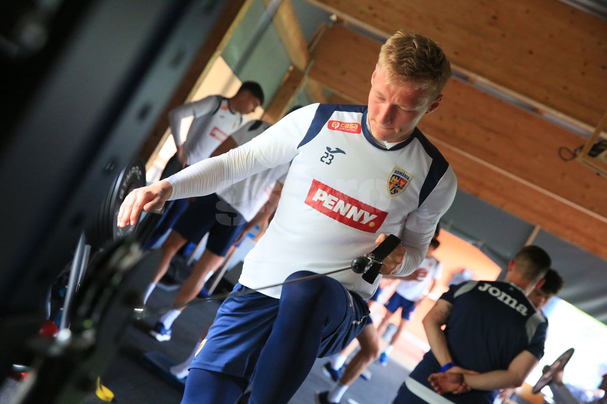 Soțul Teodorei Meluță, „inamicul” nr. 1 în cantonament » Ce regim zilnic trebuie să îndure fotbaliștii lui Daniel Pancu înainte de Campionatul European