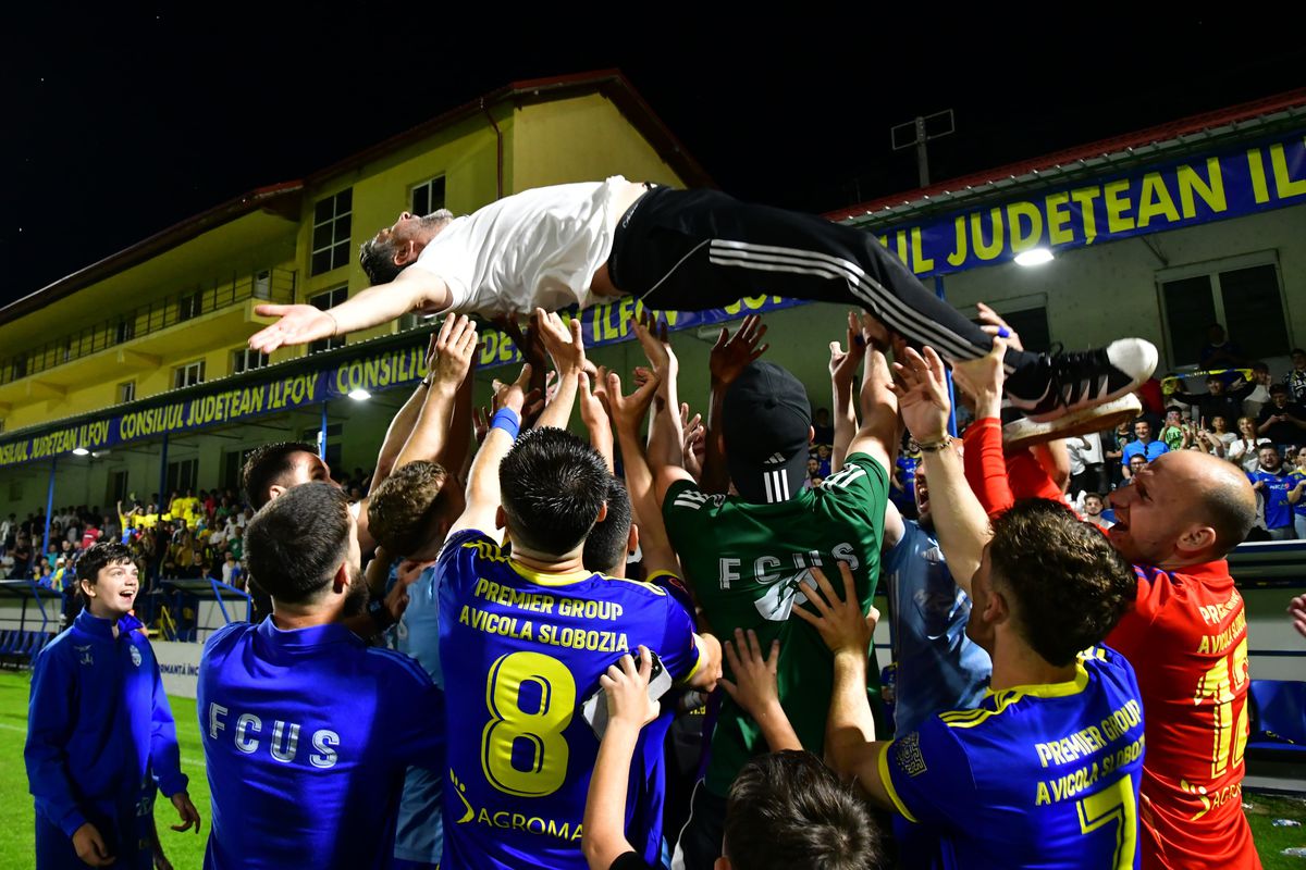 Imagini de colecție cu Adrian Mihalcea după ce a salvat-o pe Unirea Slobozia de la retrogradare