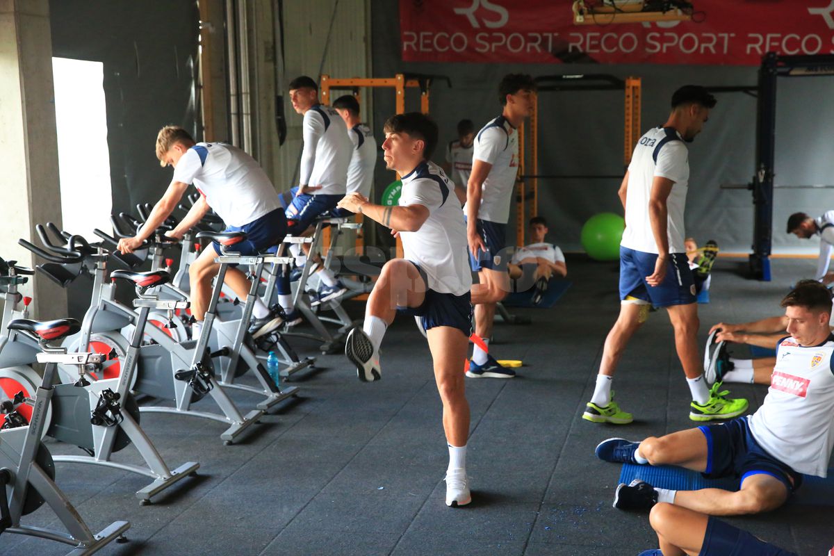 Soțul Teodorei Meluță, „inamicul” nr. 1 în cantonament » Ce regim zilnic trebuie să îndure fotbaliștii lui Daniel Pancu înainte de Campionatul European