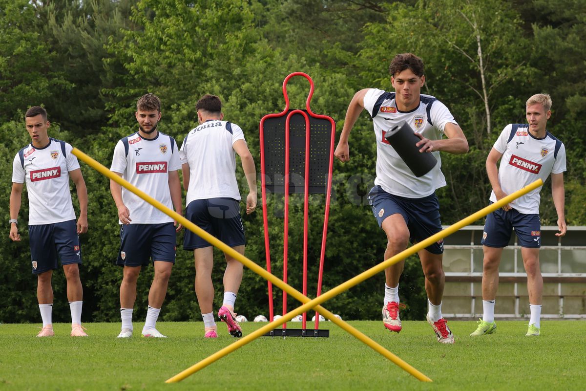 Dialogul zilei în cantonamentul naționalei U21 » Schimb savuros de replici Pancu - Ianis Stoica: „Tu ești tare în gură”