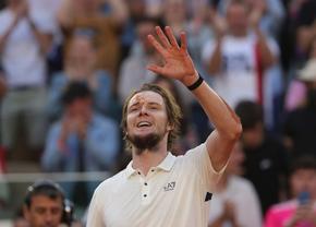 Un nou rezultat neașteptat la Roland Garros! Numărul 5 mondial a fost eliminat: „Cel mai bun moment al vieții mele”