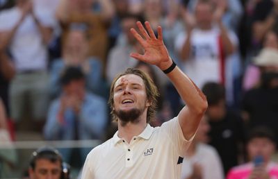 Un nou rezultat neașteptat la Roland Garros! Numărul 5 mondial a fost eliminat: „Cel mai bun moment al vieții mele”