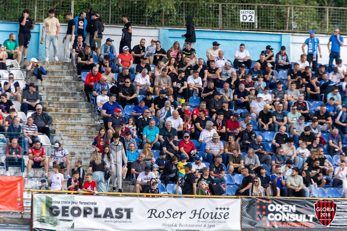 Peste 10.000 de spectatori în tribune la Gloria Bistrița - Râmnicu Vâlcea