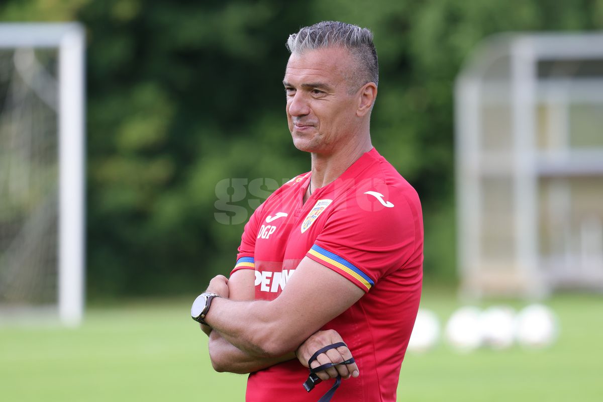 Dialogul zilei în cantonamentul naționalei U21 » Schimb savuros de replici Pancu - Ianis Stoica: „Tu ești tare în gură”