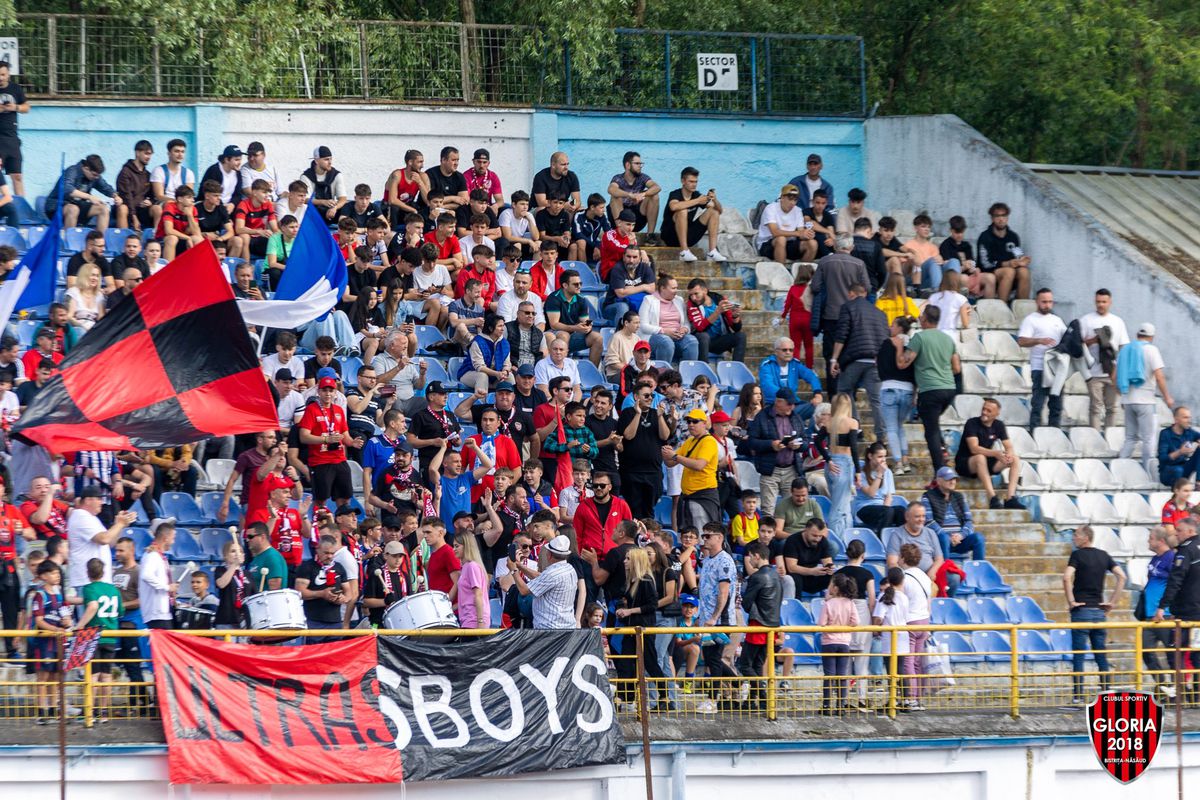 Peste 10.000 de spectatori în tribune la Gloria Bistrița - Râmnicu Vâlcea