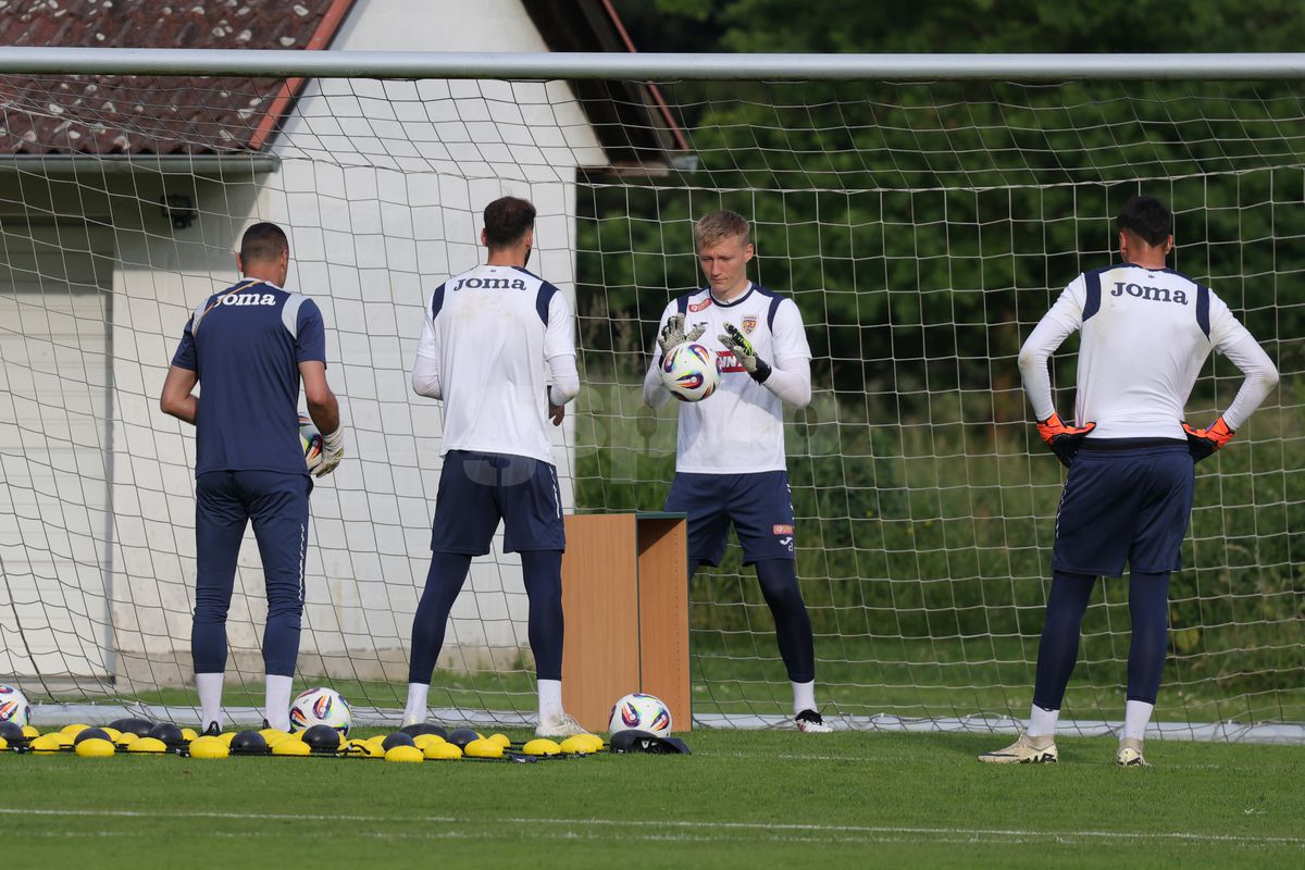 Dialogul zilei în cantonamentul naționalei U21 » Schimb savuros de replici Pancu - Ianis Stoica: „Tu ești tare în gură”