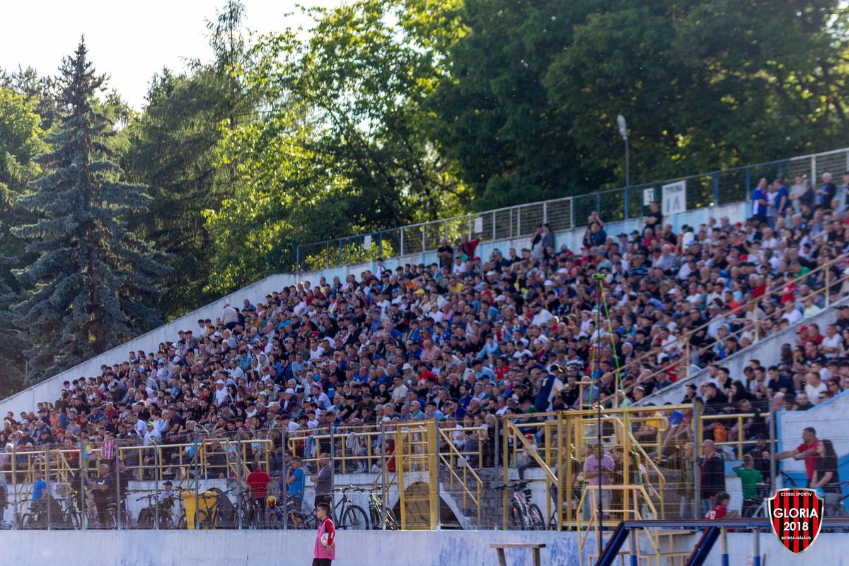 Peste 10.000 de spectatori în tribune la Gloria Bistrița - Râmnicu Vâlcea