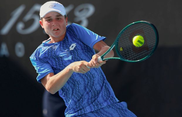Juniorul român Yannick Alexandrescou este în optimi de finală la Roland Garros