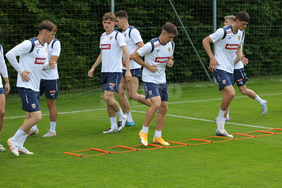 Dialogul zilei în cantonamentul naționalei U21 » Schimb savuros de replici Pancu - Ianis Stoica: „Tu ești tare în gură”