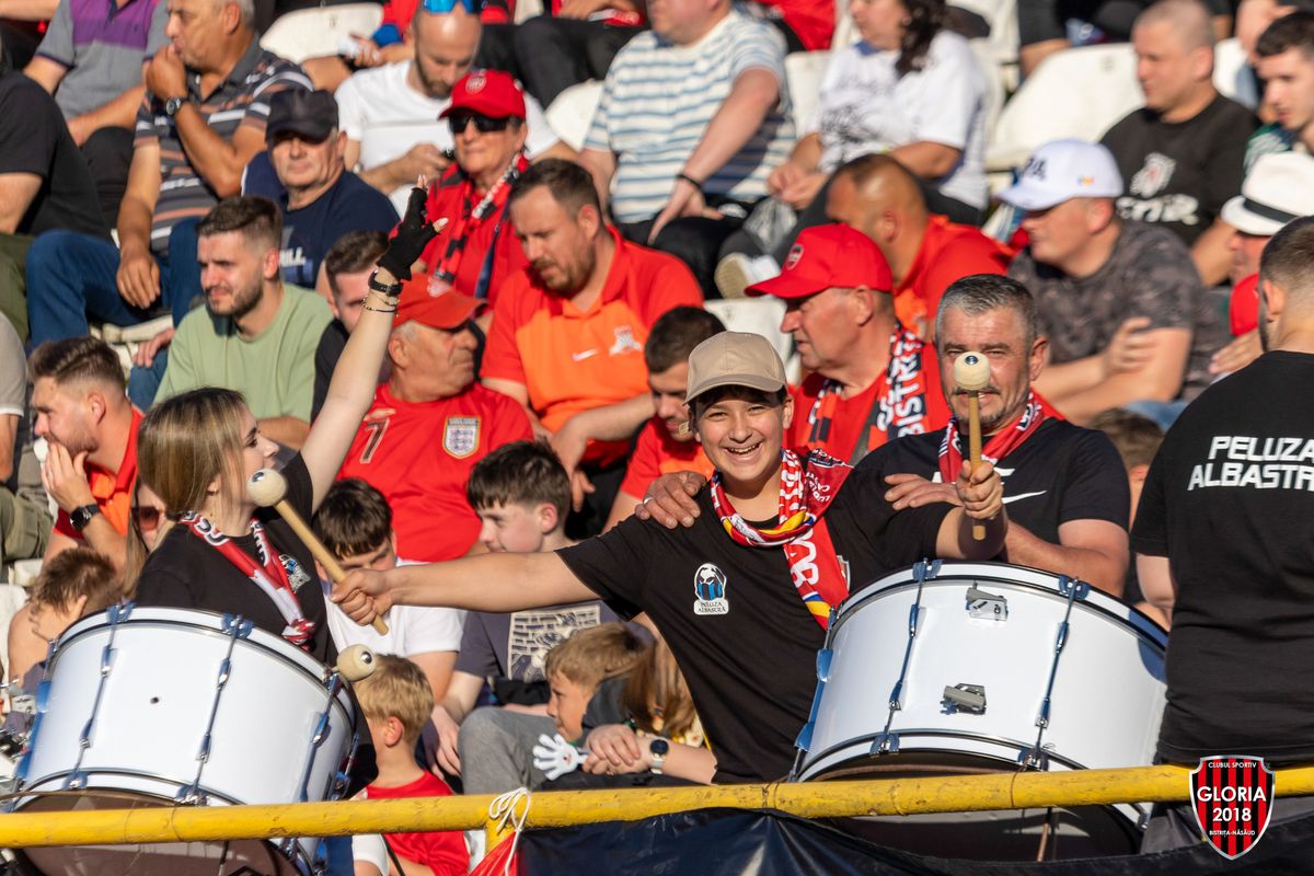 Peste 10.000 de spectatori în tribune la Gloria Bistrița - Râmnicu Vâlcea