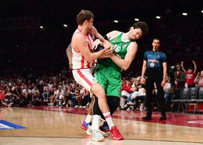 Fiasco total în Grecia, în finala campionatului de baschet » Acuzații incredibile la adresa patronului lui Panathinaikos: „E căutat pentru a fi arestat. Îți provoacă voma!”