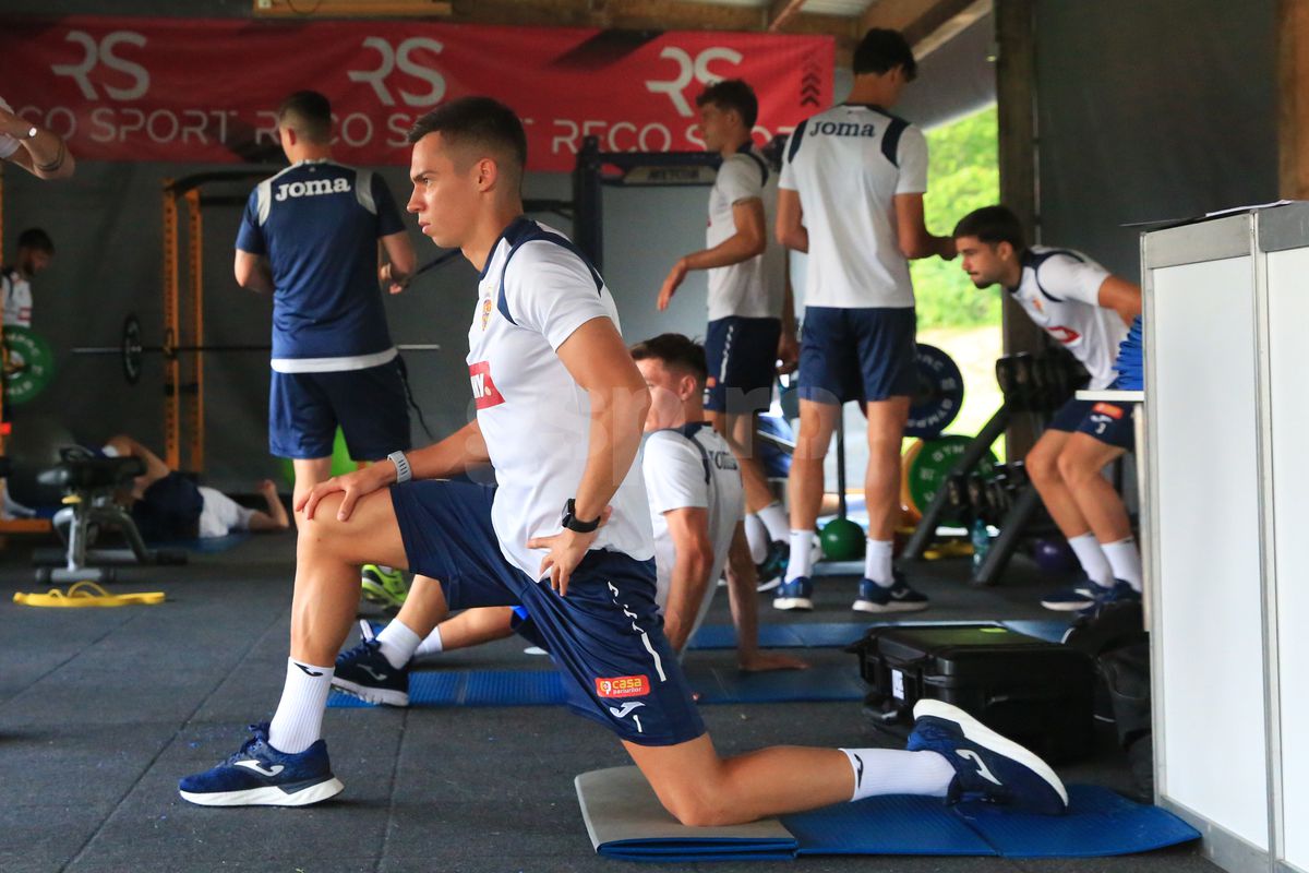 Soțul Teodorei Meluță, „inamicul” nr. 1 în cantonament » Ce regim zilnic trebuie să îndure fotbaliștii lui Daniel Pancu înainte de Campionatul European