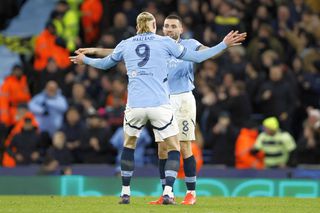 Lovitură încasată de Pep Guardiola, înainte de Campionatul Mondial al cluburilor: jucătorul, operat de urgență