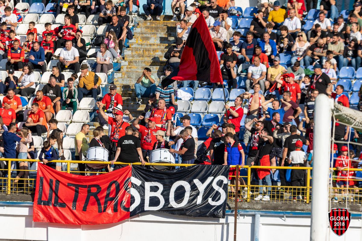 Peste 10.000 de spectatori în tribune la Gloria Bistrița - Râmnicu Vâlcea