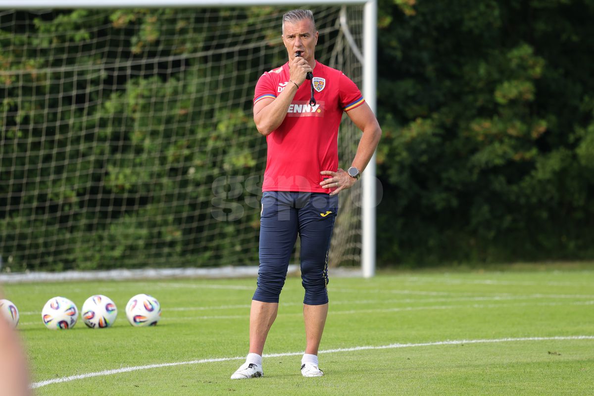 Dialogul zilei în cantonamentul naționalei U21 » Schimb savuros de replici Pancu - Ianis Stoica: „Tu ești tare în gură”