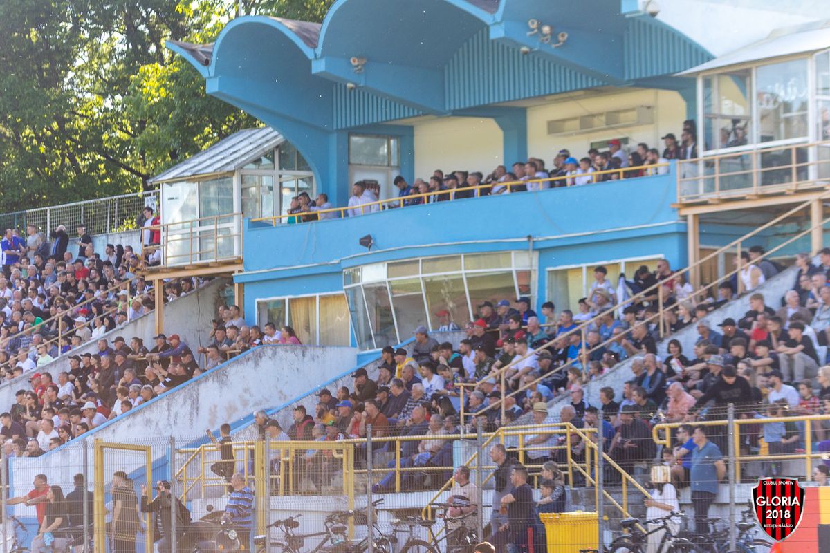 Peste 10.000 de spectatori în tribune la Gloria Bistrița - Râmnicu Vâlcea