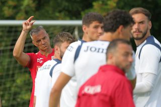 Dialogul zilei în cantonamentul naționalei U21 » Schimb savuros de replici Pancu - Ianis Stoica: „Tu ești tare în gură”