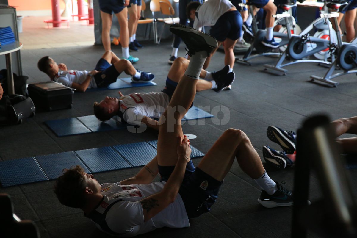 Soțul Teodorei Meluță, „inamicul” nr. 1 în cantonament » Ce regim zilnic trebuie să îndure fotbaliștii lui Daniel Pancu înainte de Campionatul European